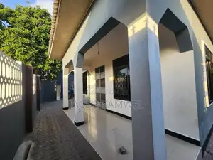5bdrm House in Chamazi Magengeni, Kinondoni for sale