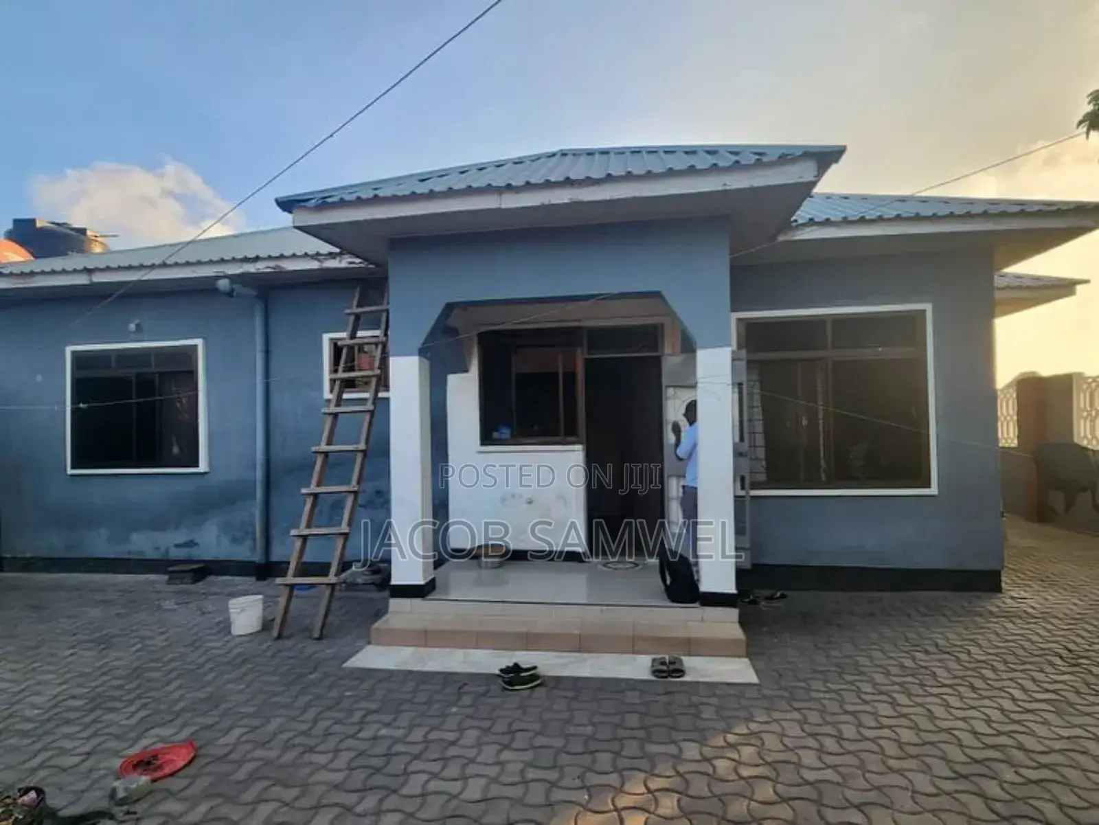 5bdrm House in Chamazi Magengeni, Kinondoni for sale
