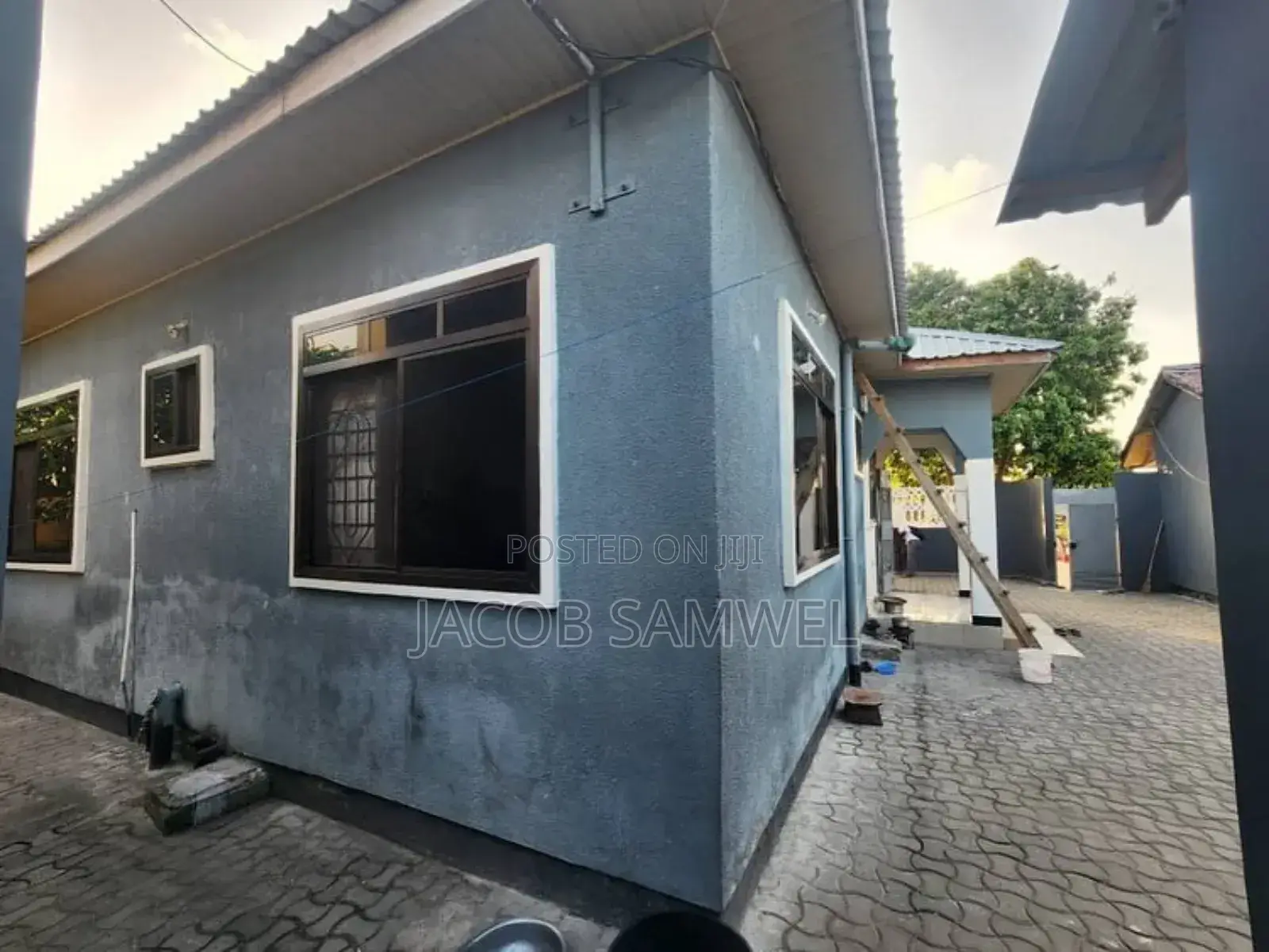 5bdrm House in Chamazi Magengeni, Kinondoni for sale