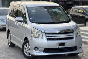 Toyota Noah 2008 Silver