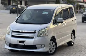 Toyota Noah 2008 Silver