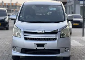 Toyota Noah 2008 Silver