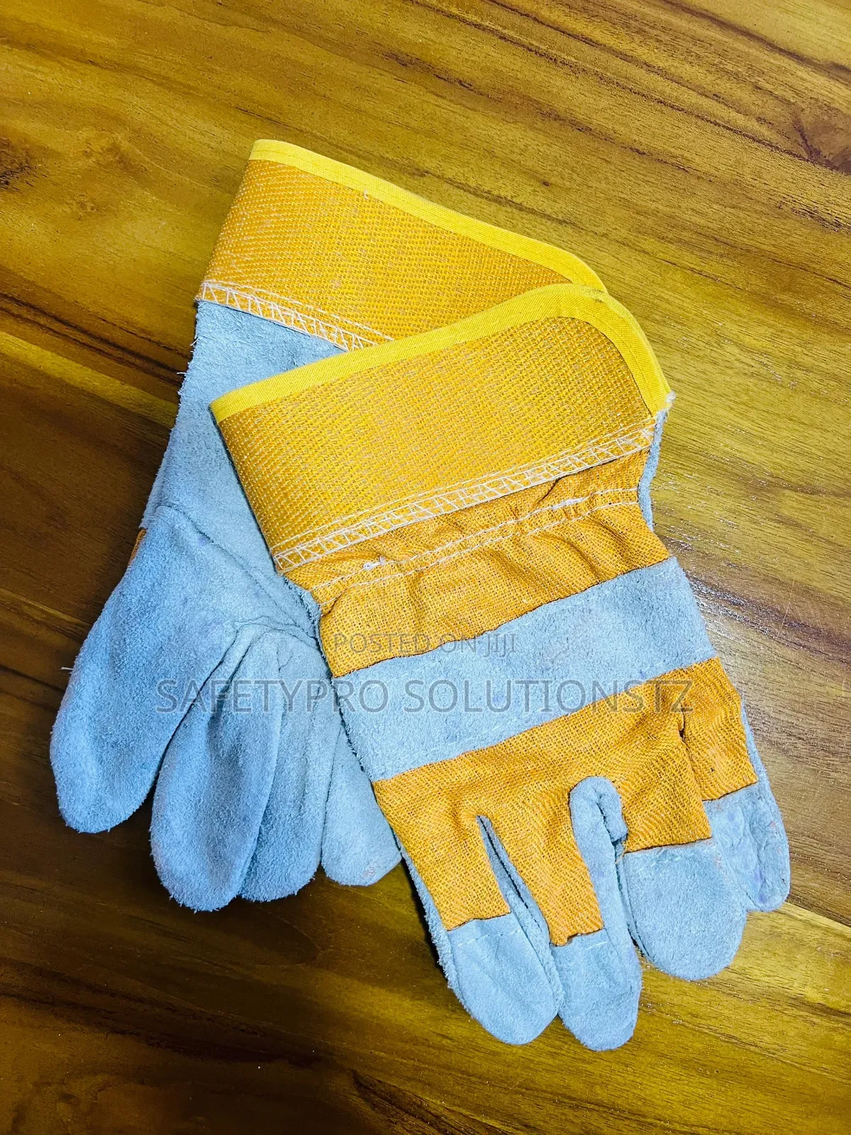 Short Leather Gloves