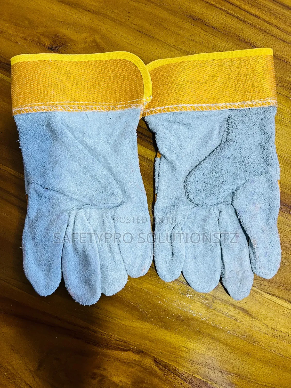 Short Leather Gloves