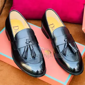 Moccains Dior
