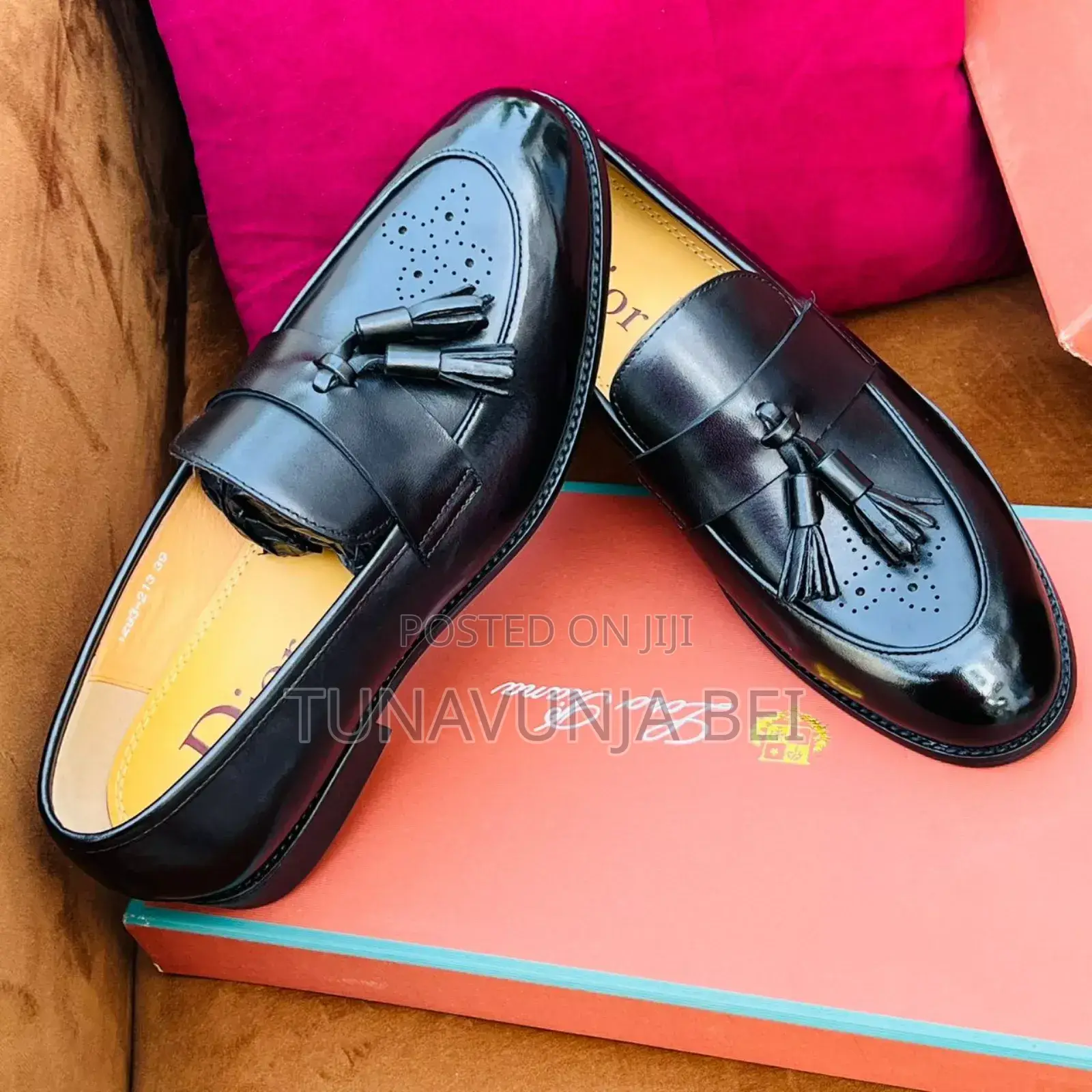 Moccains Dior