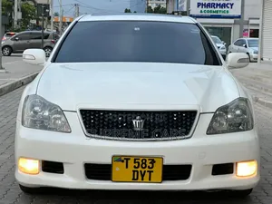 Toyota Crown 2006 White