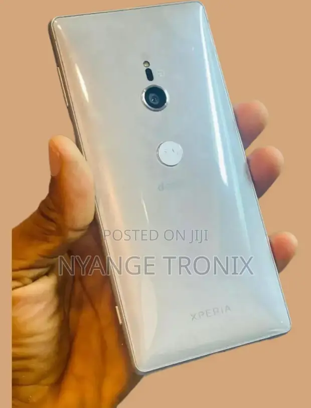 Xperia XZ3 White Silver 64 GB SIMフリー