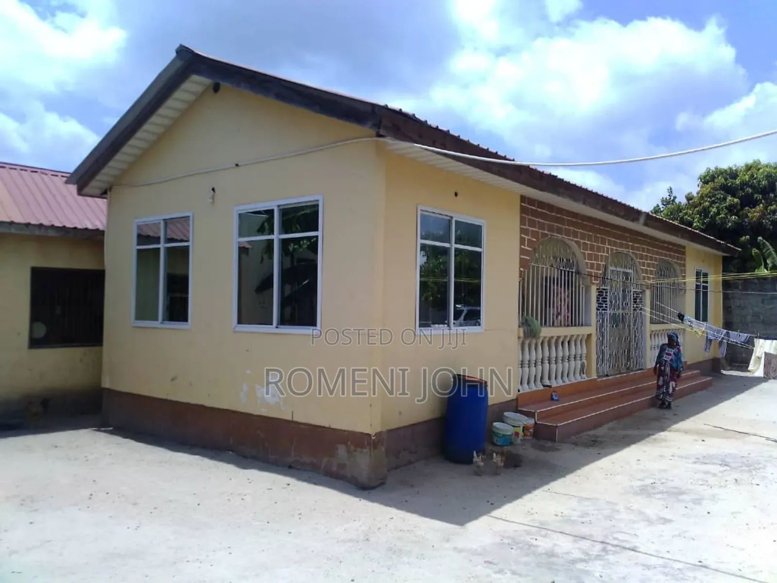 8bdrm House in Tanzania Daresalaam, Ilala for sale