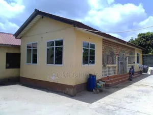 8bdrm House in Tanzania Daresalaam, Ilala for sale