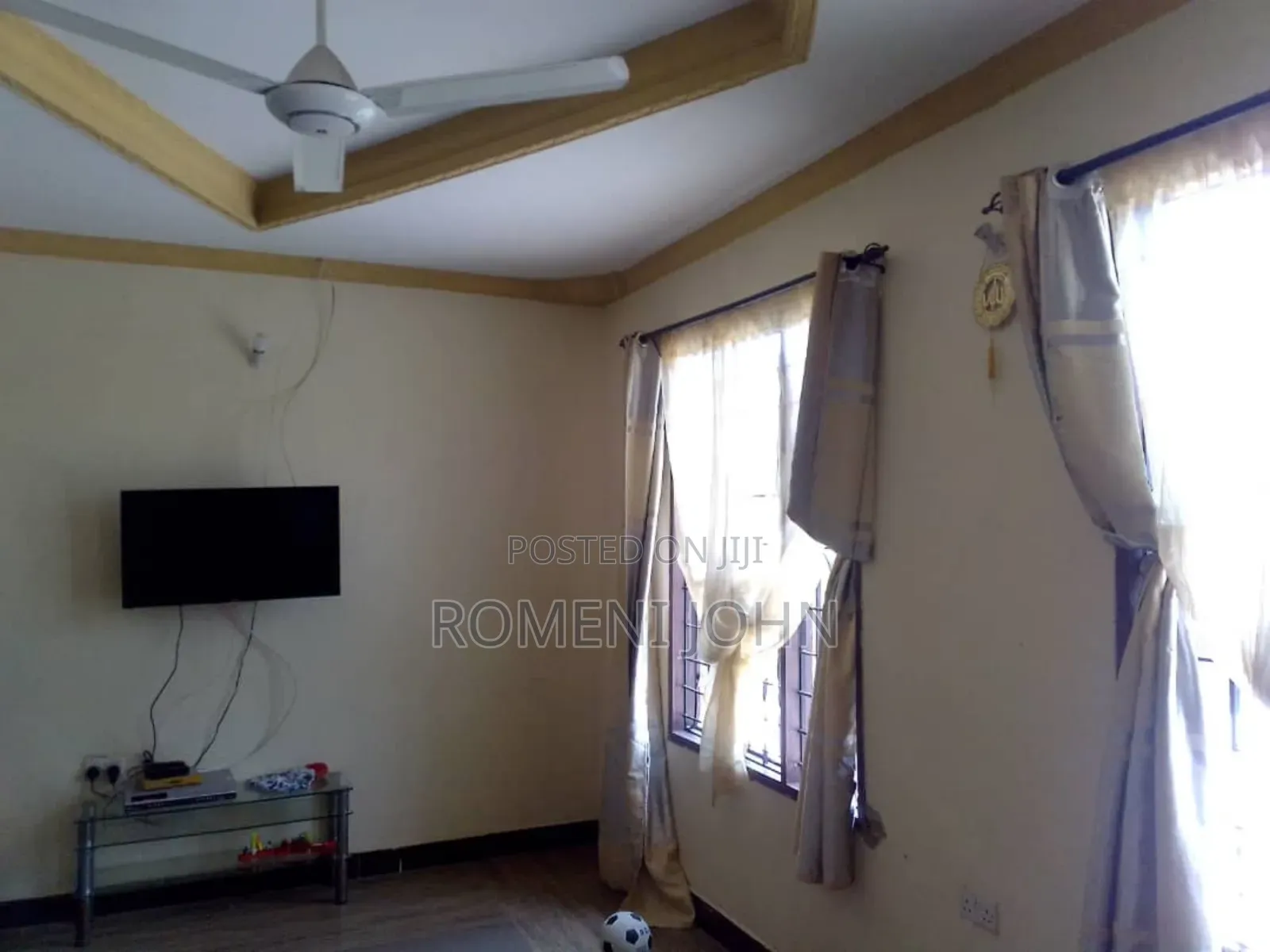 8bdrm House in Tanzania Daresalaam, Ilala for sale
