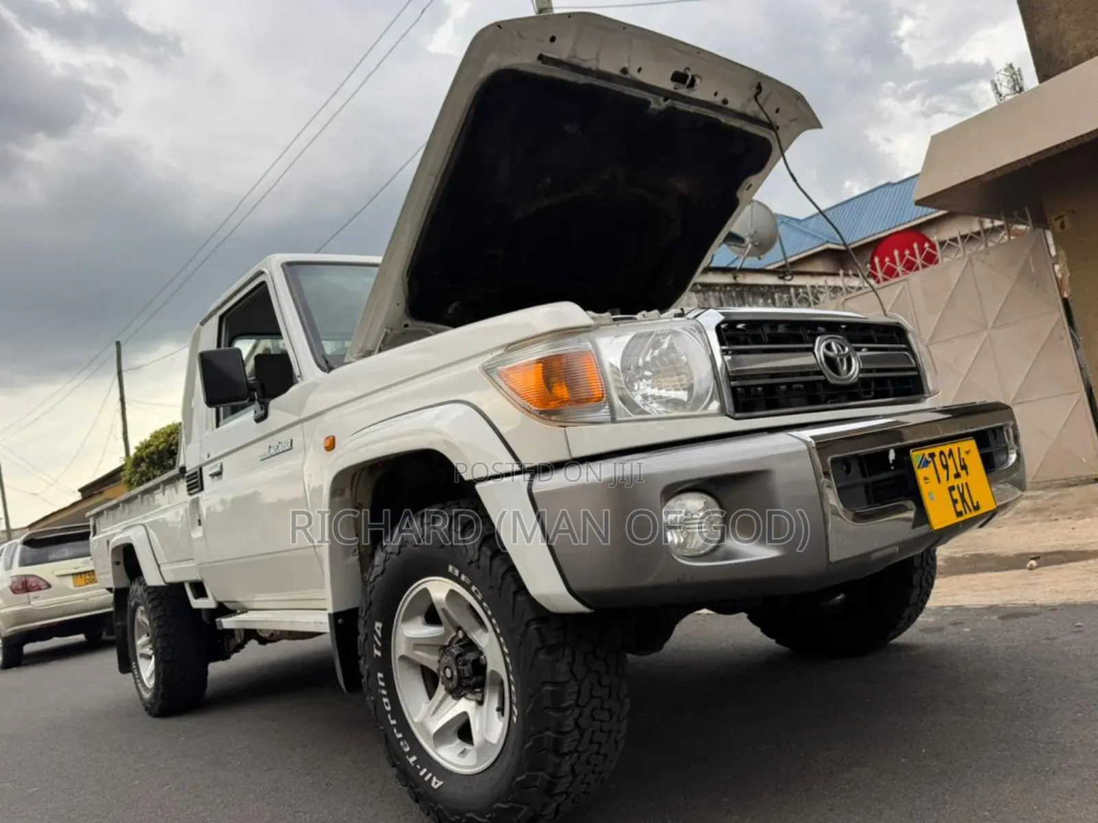 Toyota Land Cruiser 2013 White