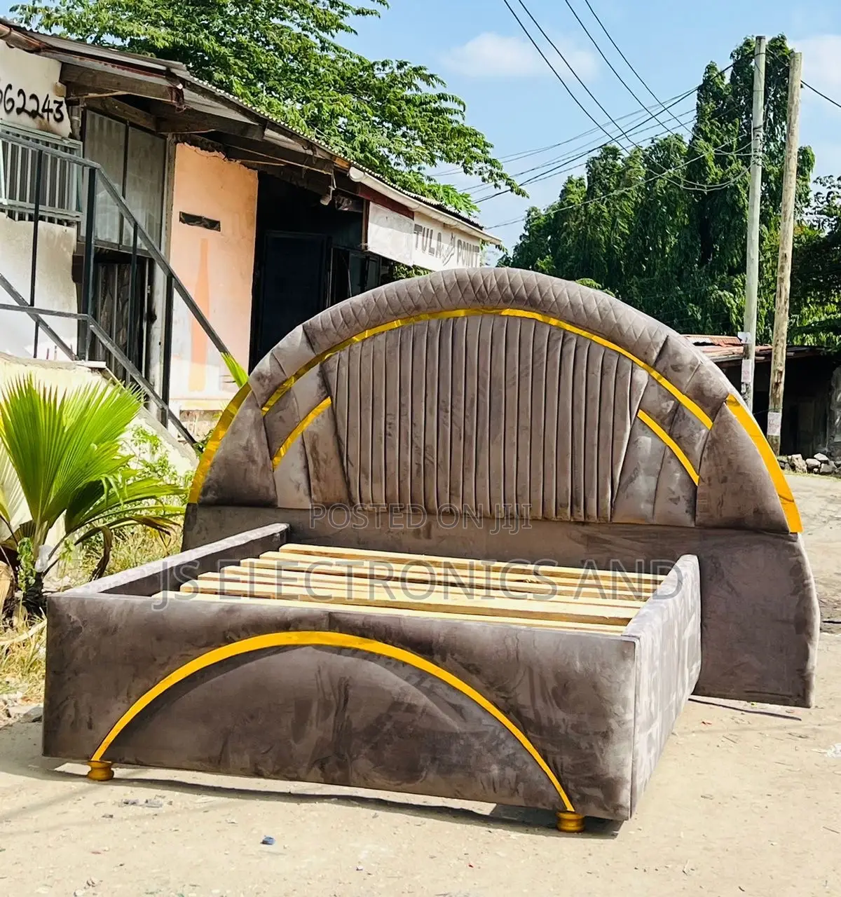Kitanda Cha Kisasa Bedsofa Mzuri Sana Ni Imara Sana
