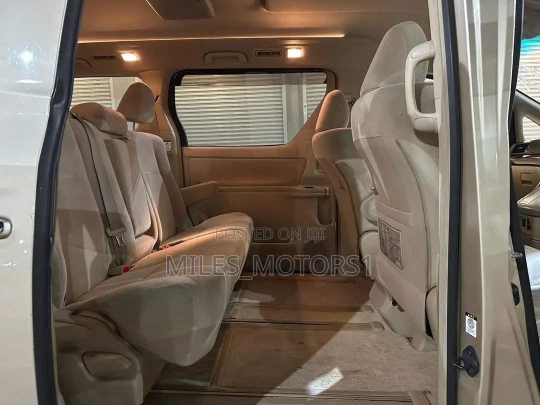 Toyota Alphard 2009 Beige