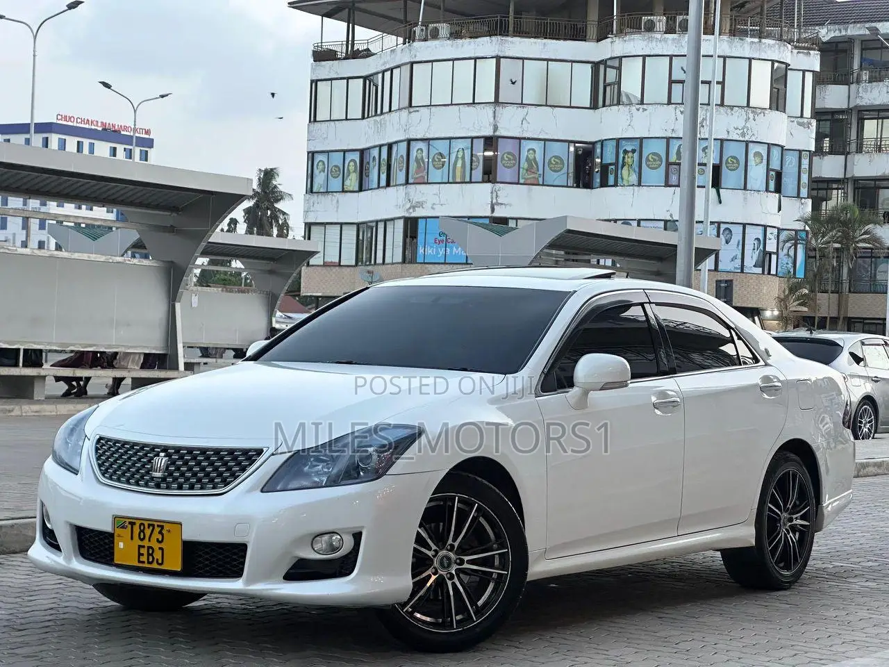 Toyota Crown 2009 White