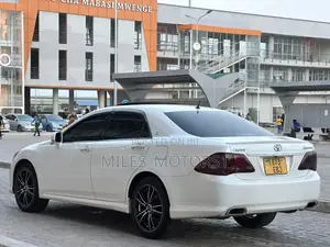 Toyota Crown 2009 White