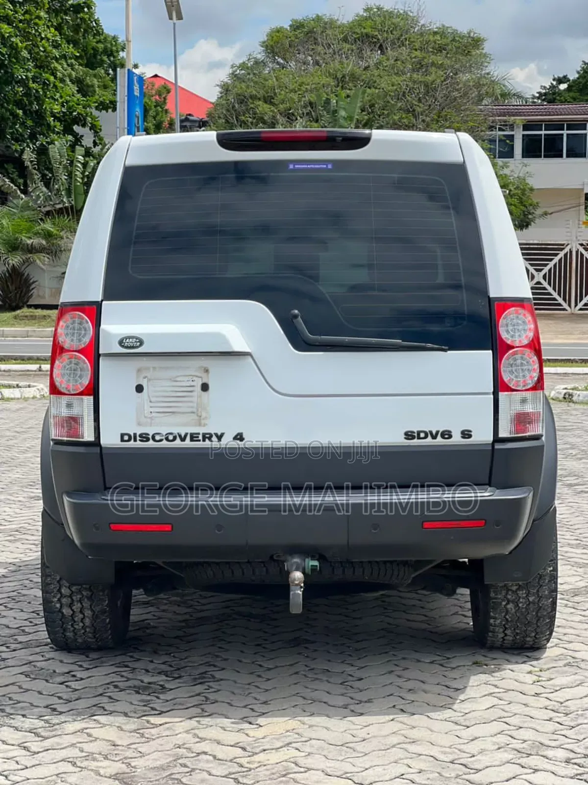 Land Rover Discovery 2013 White