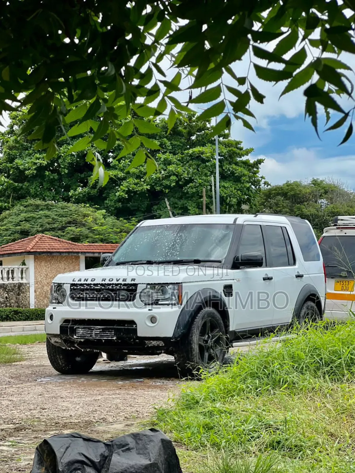 Land Rover Discovery 2013 White