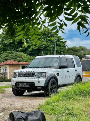 Land Rover Discovery 2013 White