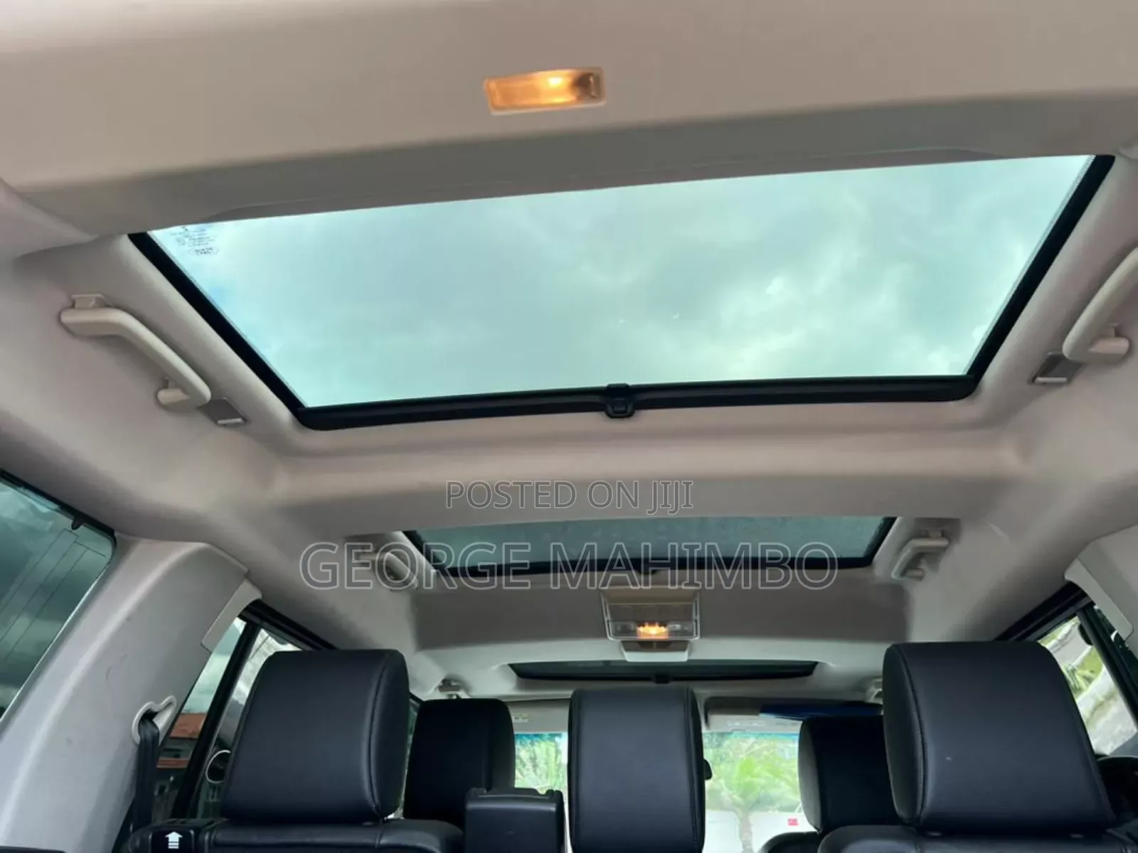 Land Rover Discovery 2013 White