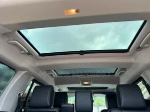 Land Rover Discovery 2013 White