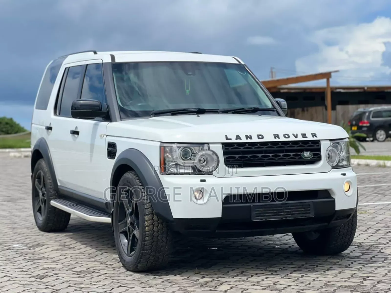 Land Rover Discovery 2013 White