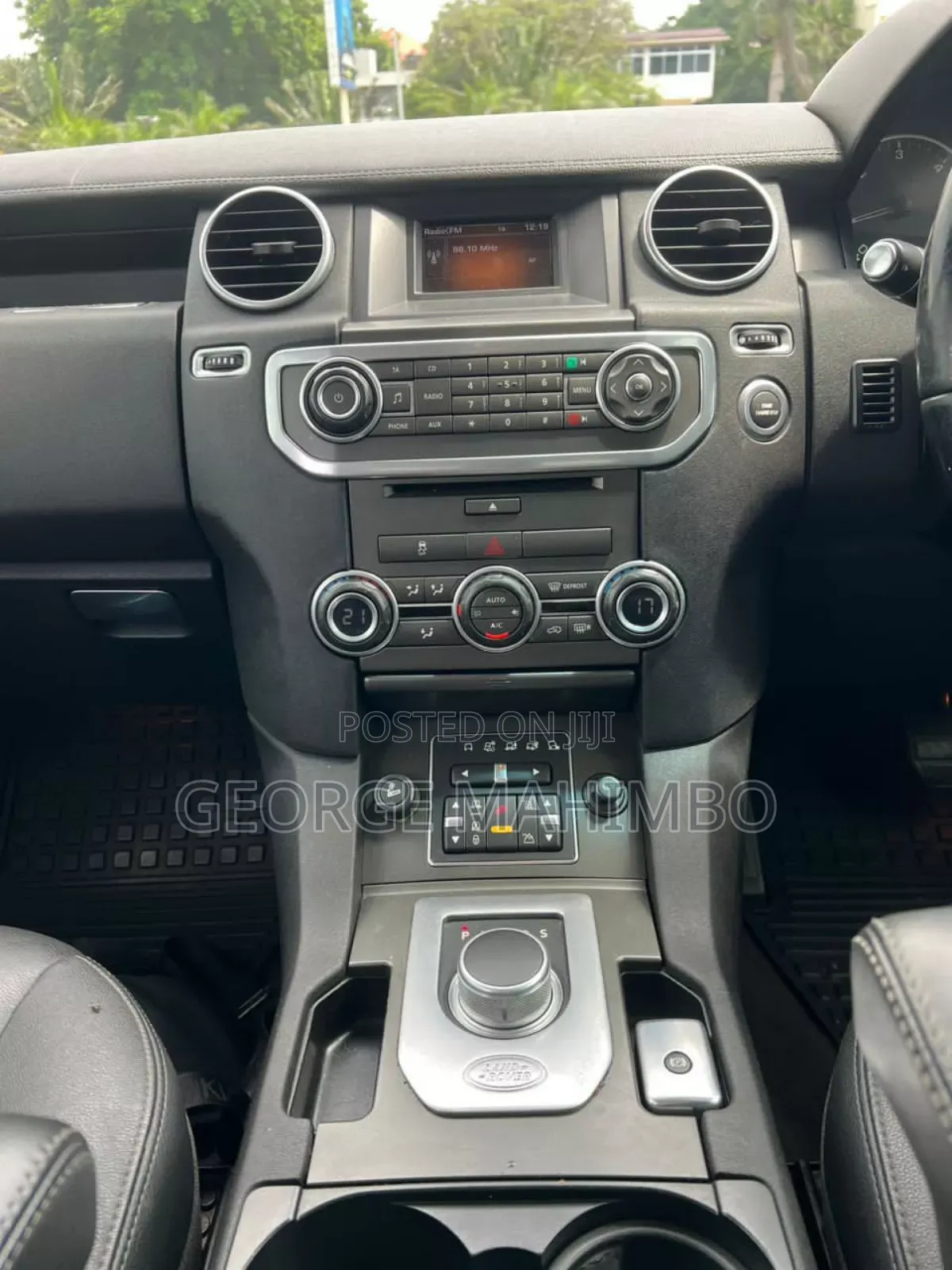 Land Rover Discovery 2013 White