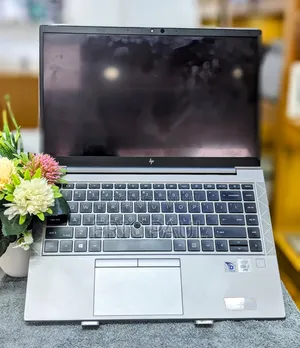 Laptop HP ZBook Firefly 14 G7 16GB Intel Core i7 SSD 512GB