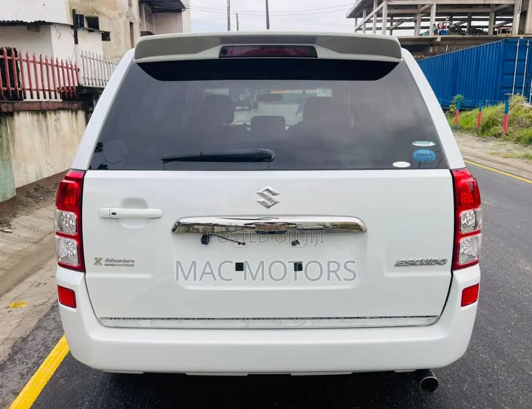 Suzuki Escudo 2015 White