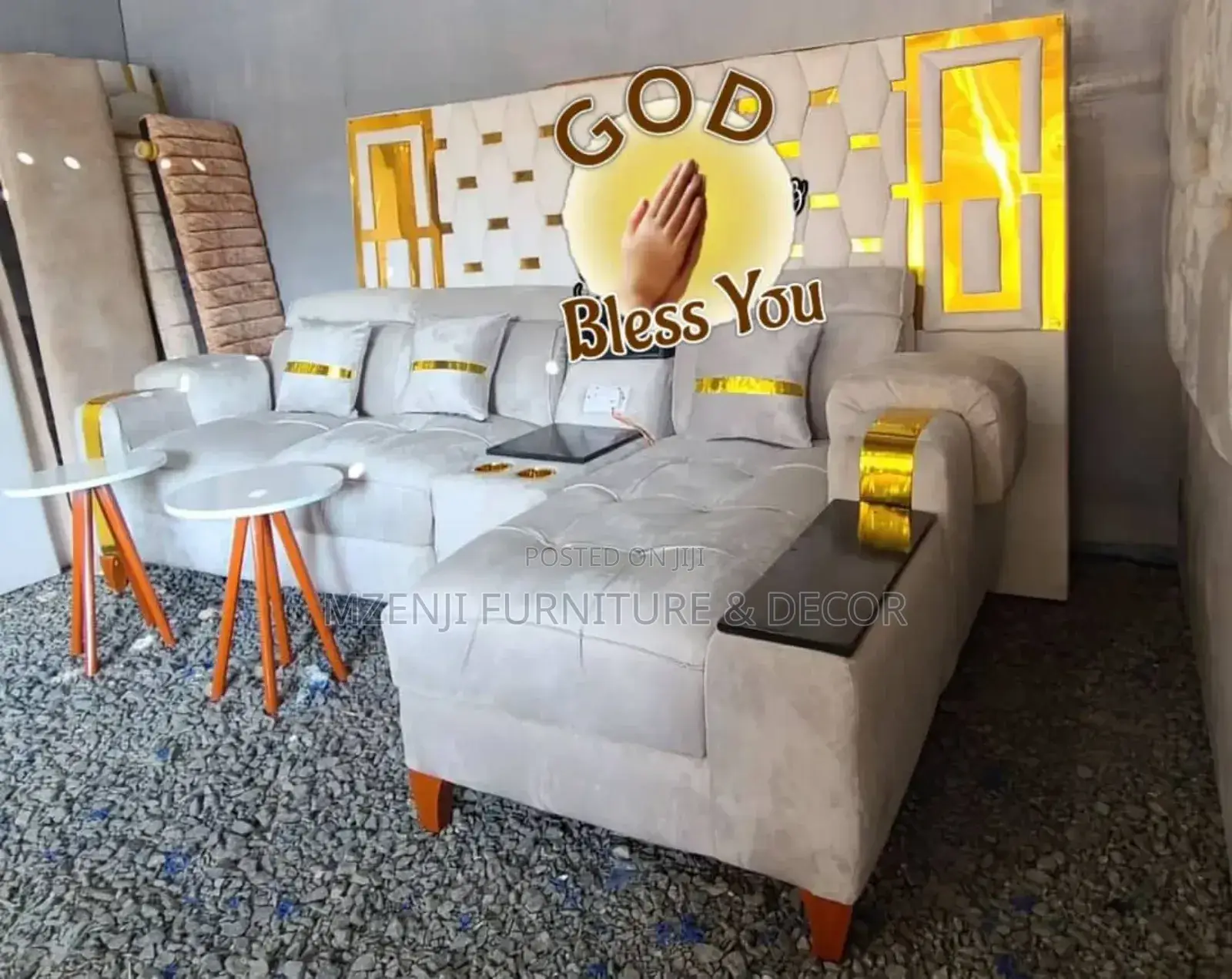 Sofa L in Shape