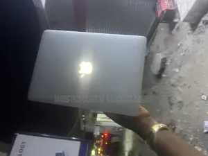 Laptop Apple MacBook Pro 2017 8GB Intel Core I5 SSD 256GB