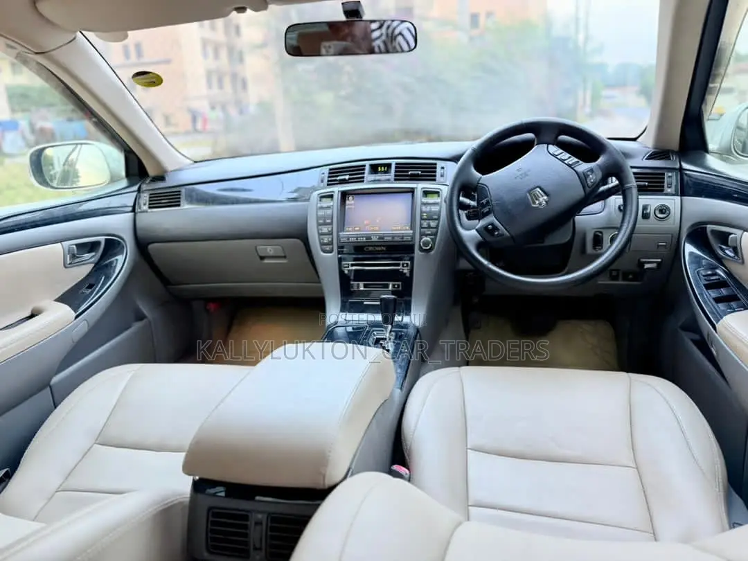 Toyota Crown 2009 Silver