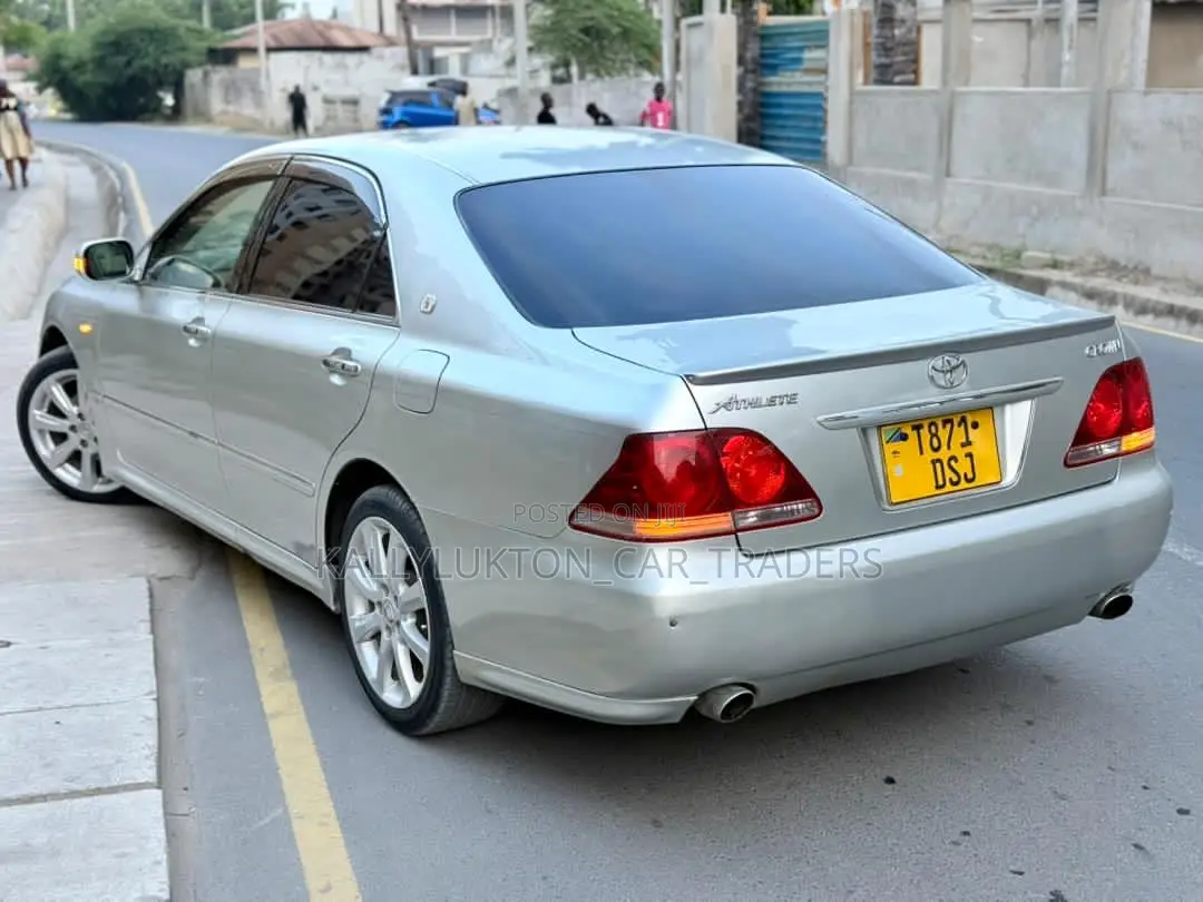 Toyota Crown 2009 Silver