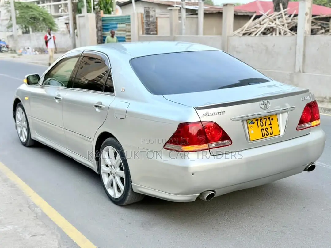 Toyota Crown 2009 Silver