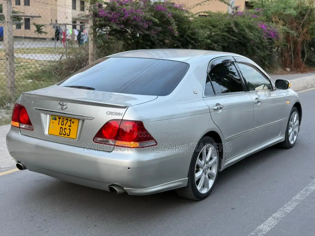 Toyota Crown 2009 Silver