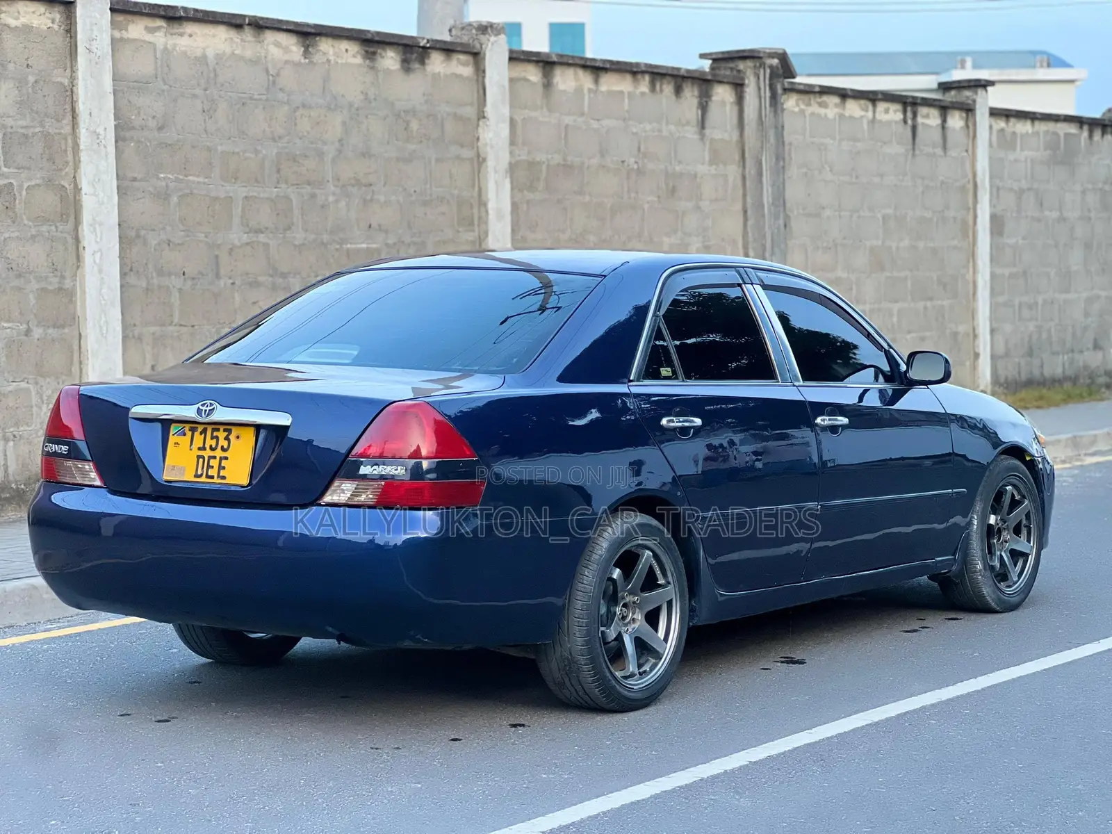 Toyota Mark II 2004 Blue