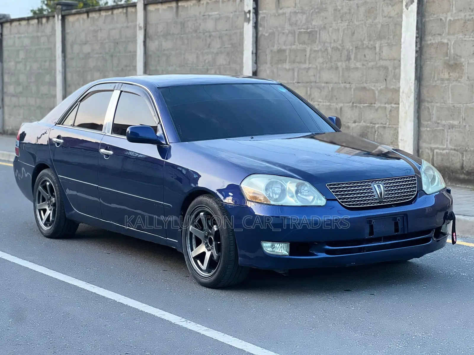 Toyota Mark II 2004 Blue