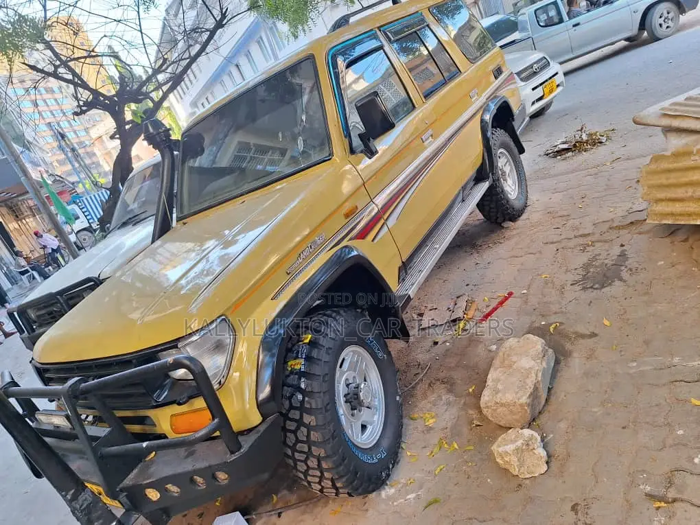 Toyota Land Cruiser Prado 2006 Yellow