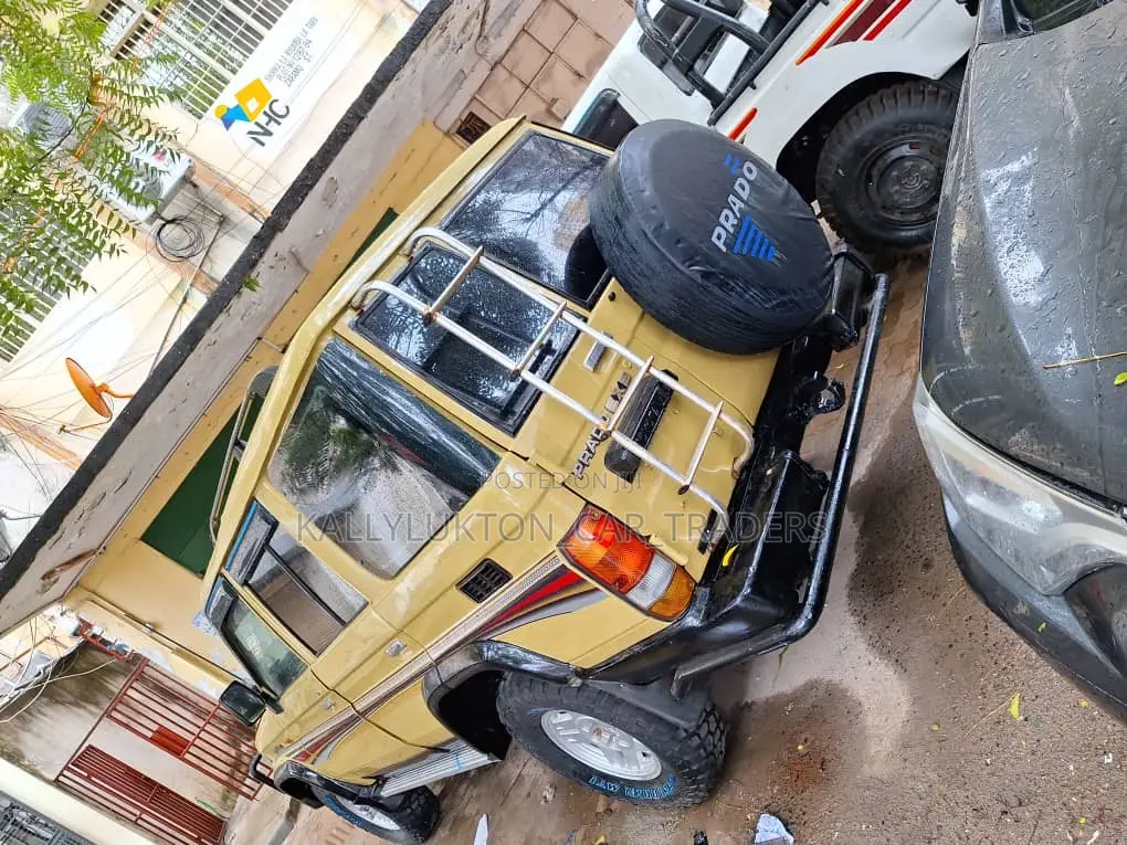 Toyota Land Cruiser Prado 2006 Yellow