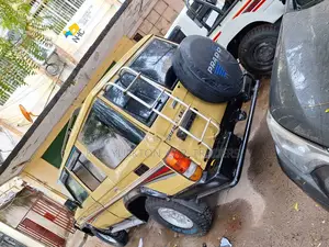 Toyota Land Cruiser Prado 2006 Yellow