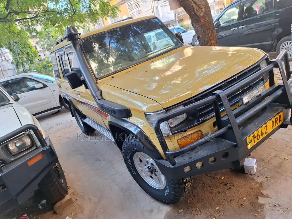 Toyota Land Cruiser Prado 2006 Yellow