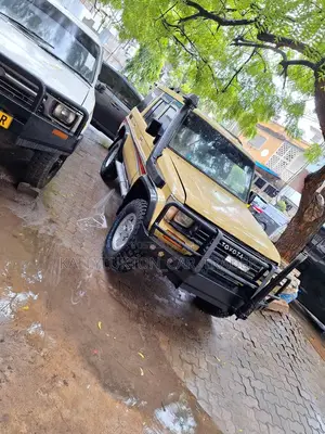 Toyota Land Cruiser Prado 2006 Yellow