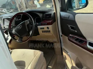 Toyota Alphard 2.4 Petrol FWD 2008 White