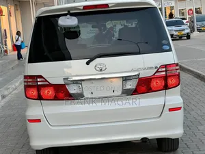 Toyota Alphard 2.4 Petrol FWD 2006 White