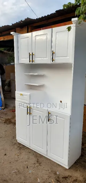 Kabati La Jikoni. Usafiri Bure 