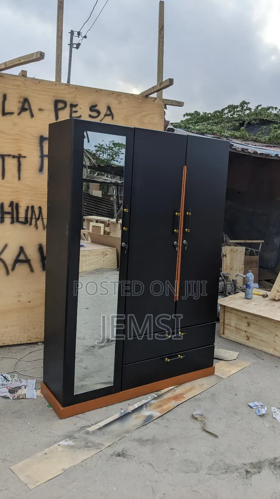 Wardrobe Triple Doors/Kabati La Nguo Nguo