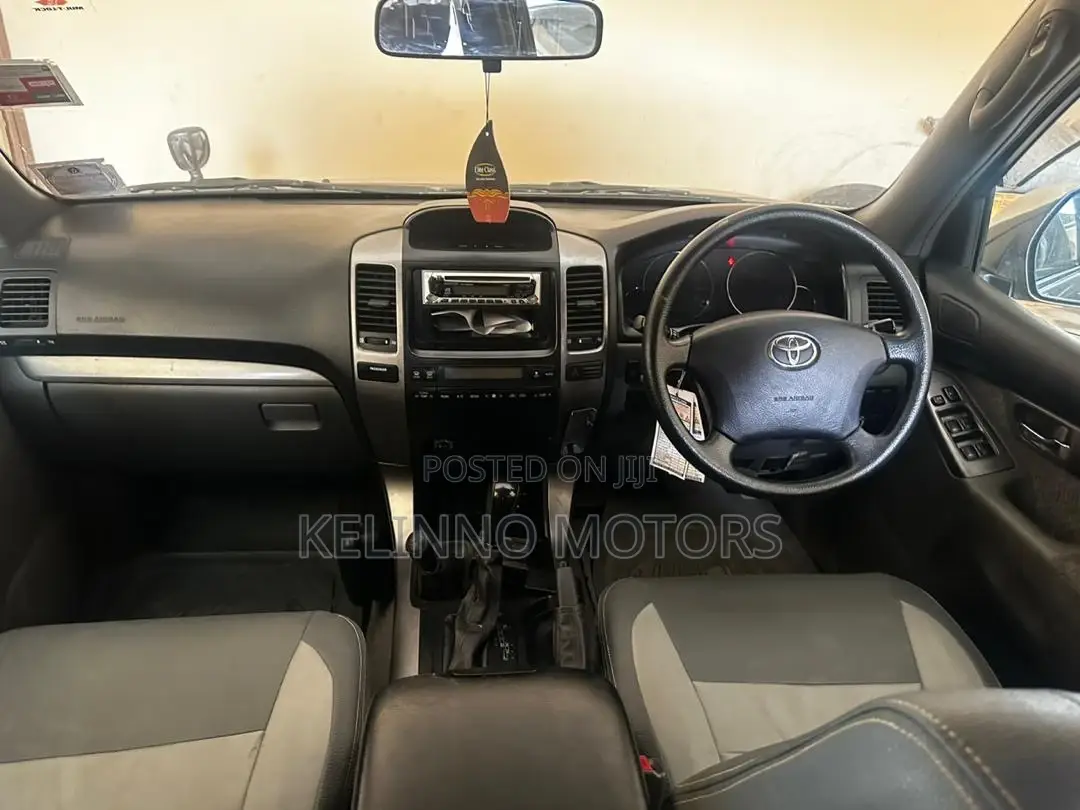 Toyota Land Cruiser Prado 2005 Gray
