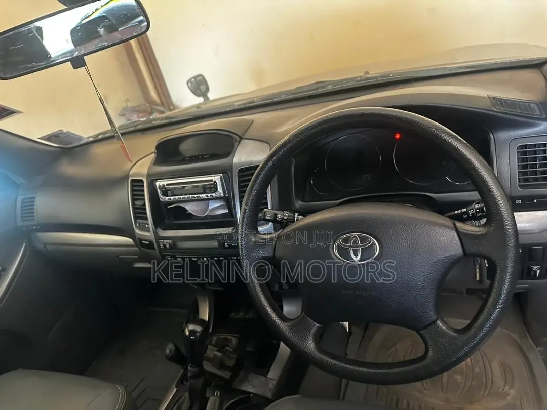 Toyota Land Cruiser Prado 2005 Gray