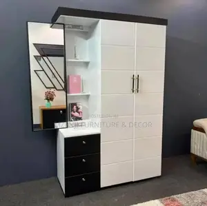 Kabati La Nguo La Kuslide
