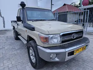 Toyota Land Cruiser 2012 Beige